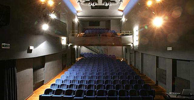 foto TeatroDeServi interno 640x330